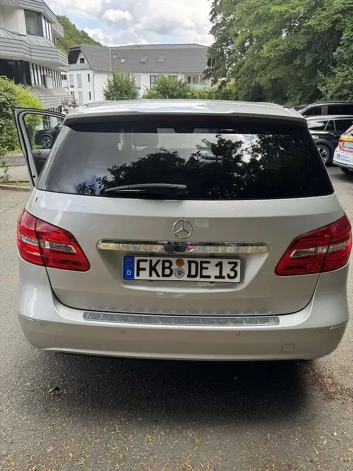Gebraucht Mercedes B180 109 PS (80 kW) 2014 Kleinwagen