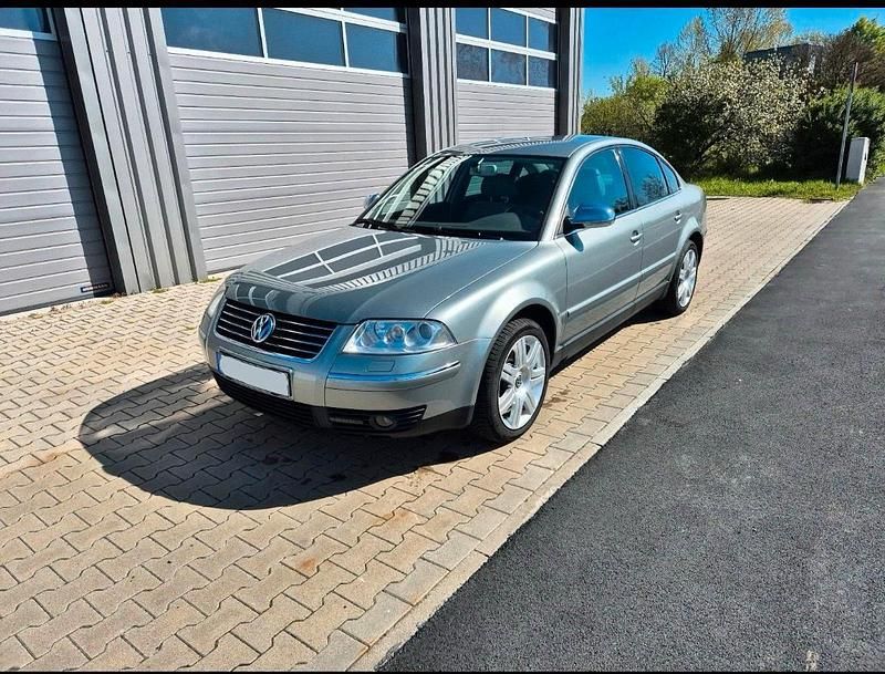 Grau Gebraucht 2004 VW Passat Limousine | 1.650 € (Guter Preis) - Bild 1/4