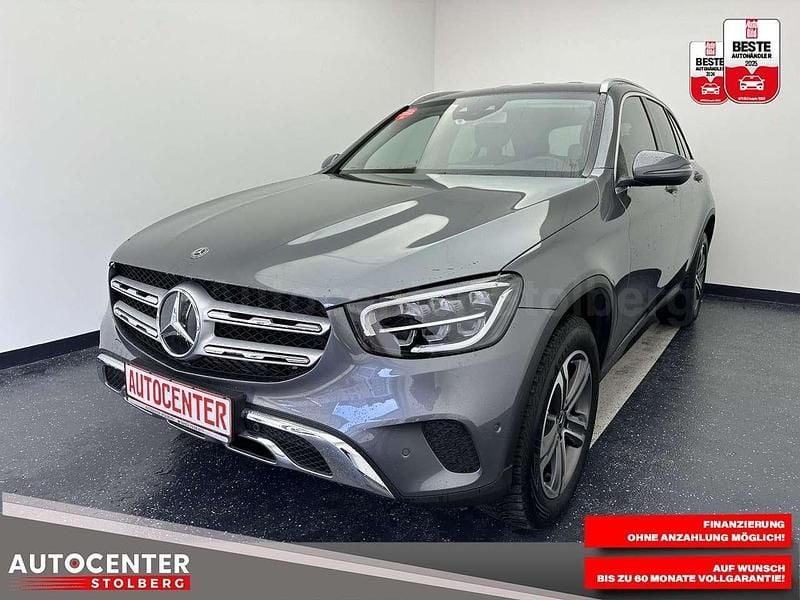 Grau Gebraucht 2019 Mercedes GLC200 AMG line SUV | 31.900 € (Superpreis) - Bild 1/3