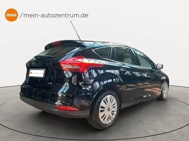 Usata Ford Focus Trend 101 CV (74 kW) 2016 Nero Berlina