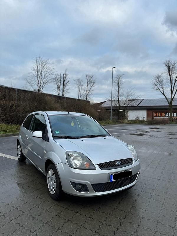 Silber Gebraucht 2008 Ford Fiesta Kleinwagen | 650 € (Superpreis) - Bild 1/4