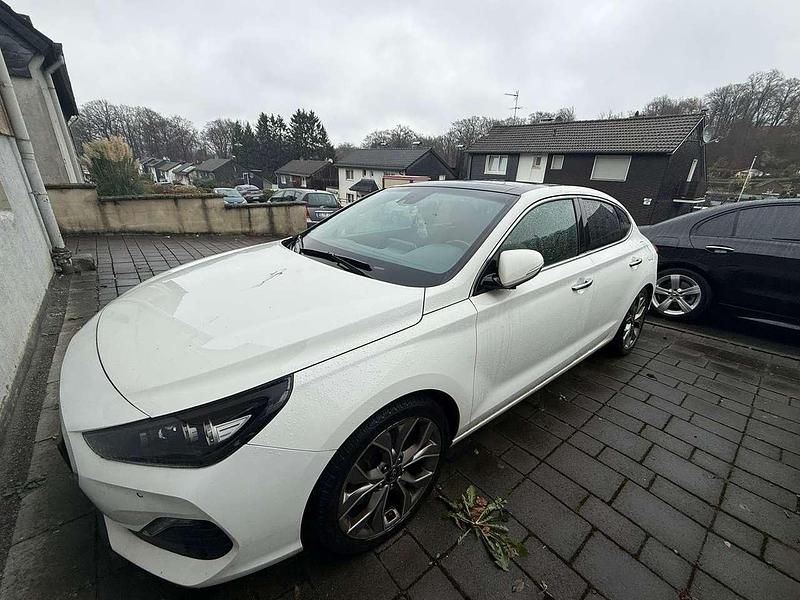 Gebraucht 2018 Hyundai i30 Premium Limousine | 10.000 € (Guter Preis) - Bild 1/4