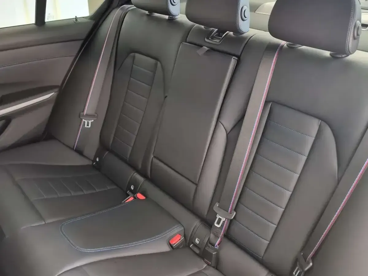 Gebraucht BMW 340 374 PS (275 kW) 2023 Schwarz Limousine