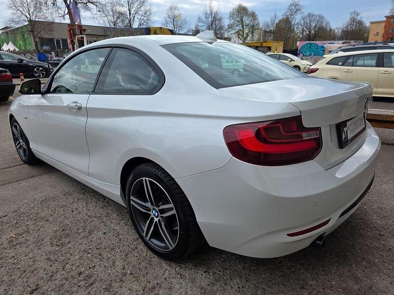 Gebraucht BMW 220 Sport Line 184 PS (135 kW) 2014 Weiß Coupé