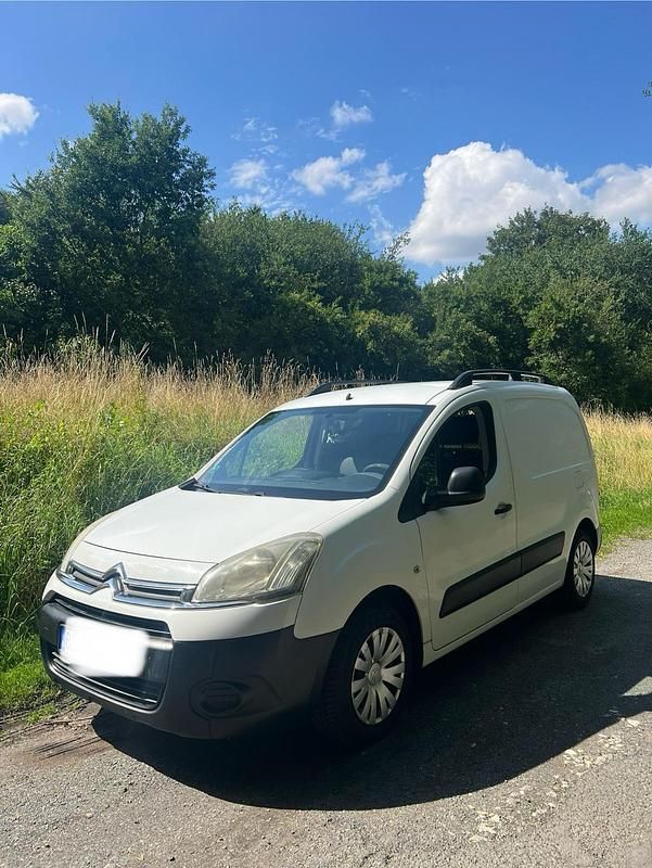Weiß Gebraucht 2012 Citroën Berlingo Van / Kleinbus | 5.250 € (Fairer Preis) - Bild 1/4