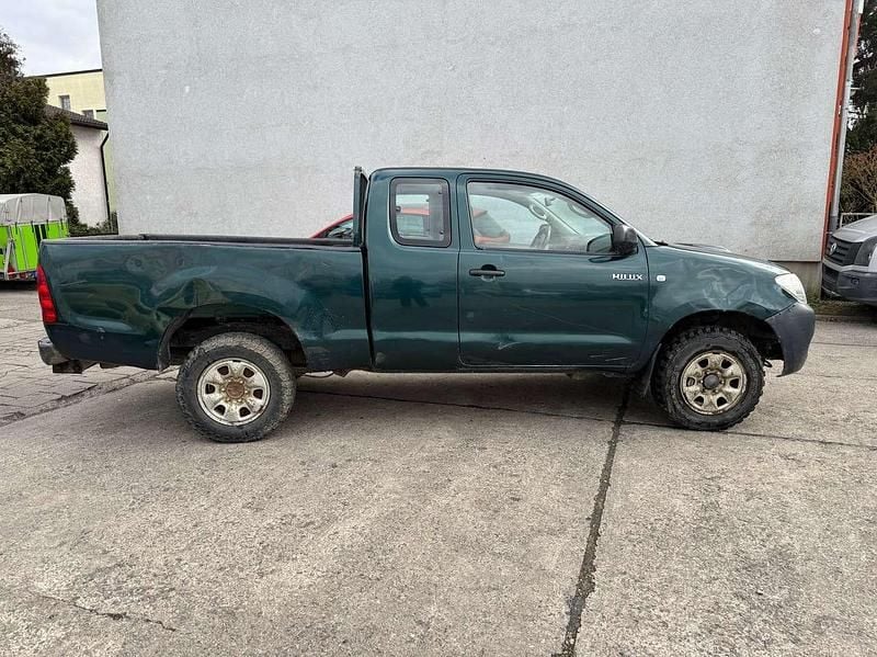 Gebraucht Toyota HiLux 144 PS (105 kW) 2010 Dark green mica metallic Pickup
