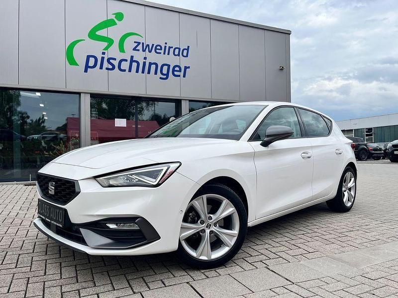 Weiß Gebraucht 2021 Seat Leon FR Limousine | 19.990 € (Fairer Preis) - Bild 1/4