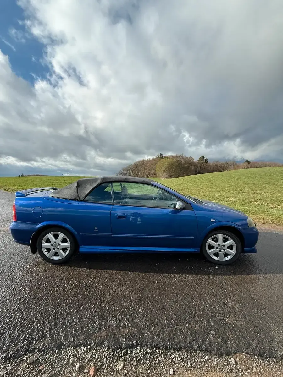 Używany Opel Astra 147 KM (108 kW) 2001 Niebieski Kabriolet