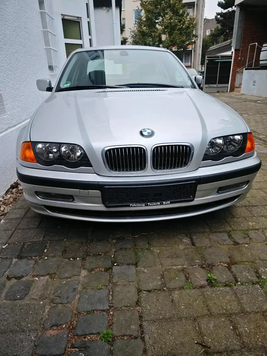 Gebraucht BMW 323 170 PS (125 kW) 1998 Silber Limousine