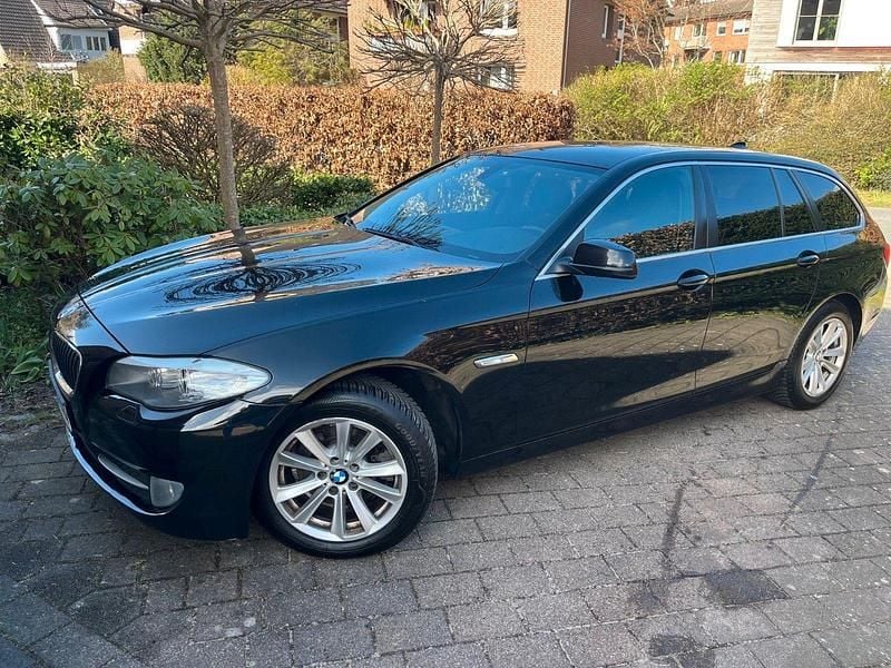 Gebraucht BMW 520 184 PS (135 kW) 2012 Schwarz Kombi