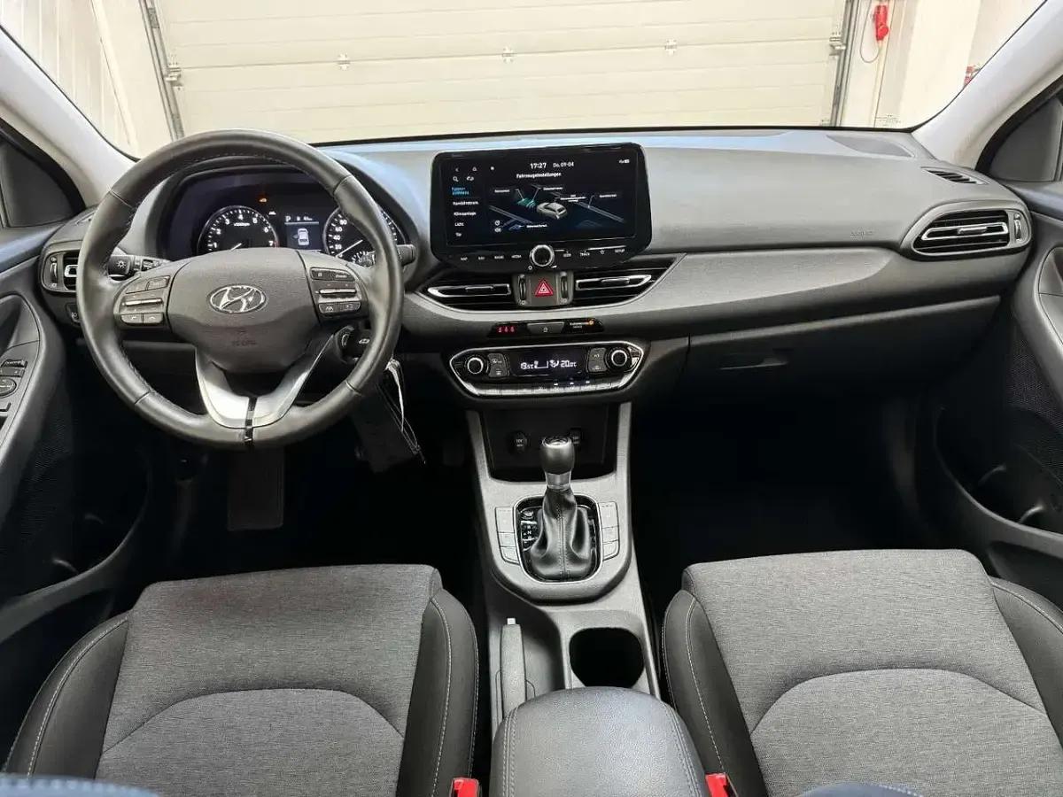 Gebraucht Hyundai i30 Trend 160 PS (117 kW) 2024 Teal blue Kombi