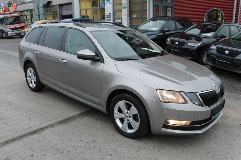 Beige Gebraucht 2019 Skoda Octavia Style Kombi | 15.998 € (Fairer Preis) - Bild 1/4