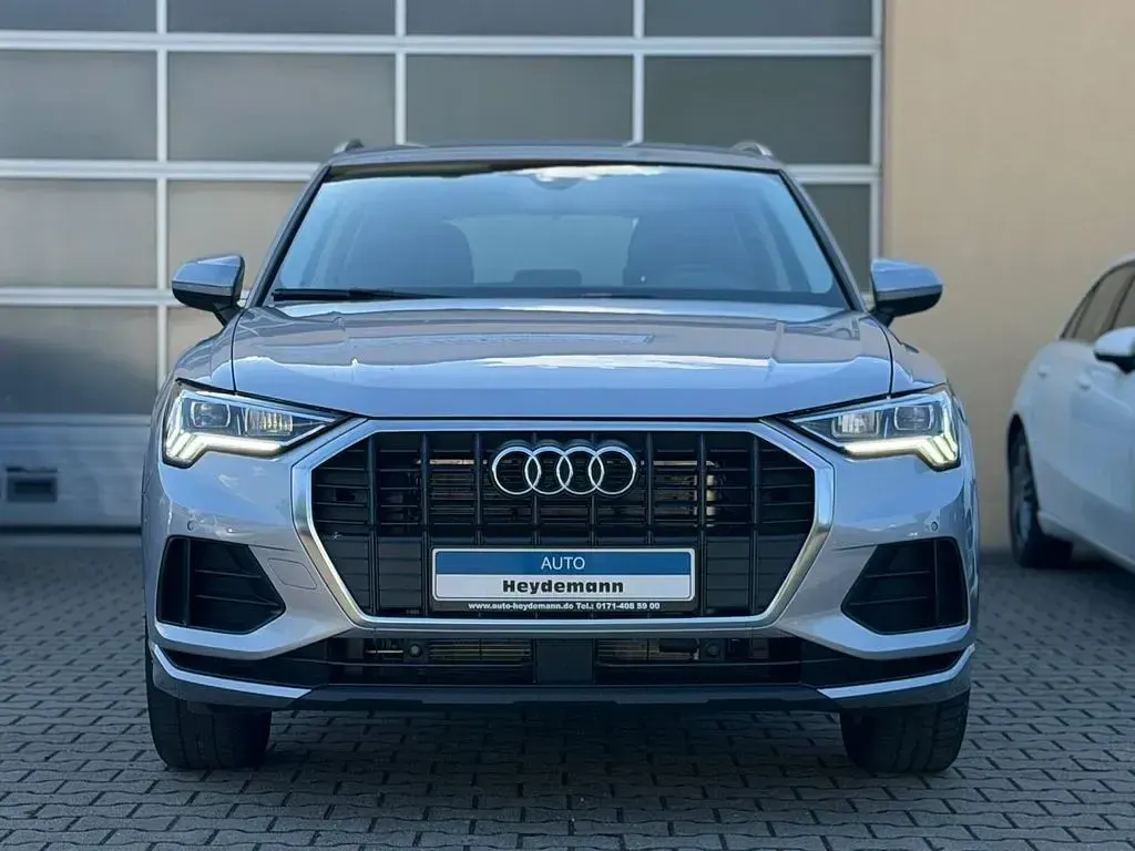 Gebraucht Audi Q3 Ambiente 150 PS (110 kW) 2023 Florettsilber metallic (metallic) SUV