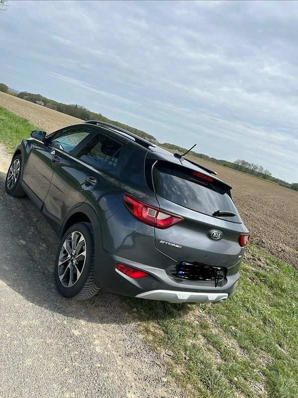 Second-hand Kia Stonic 101 CP (74 kW) 2020 Gri SUV