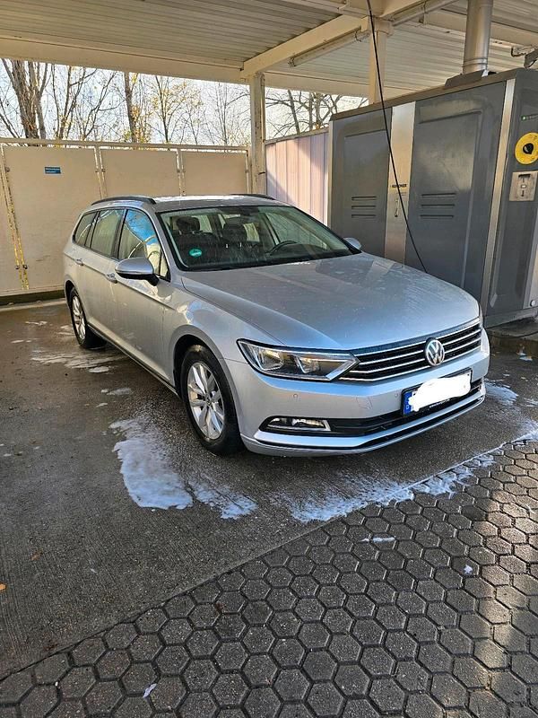 Silber Gebraucht 2016 VW Passat Kombi | 9.999 € (Superpreis) - Bild 1/4
