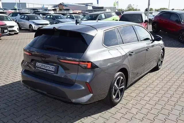 Używany Opel Astra 131 KM (96 kW) 2025 Szary Hatchback