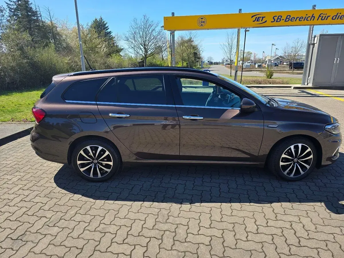 Usata Fiat Tipo Lounge 120 CV (88 kW) 2017 Marrone Station wagon