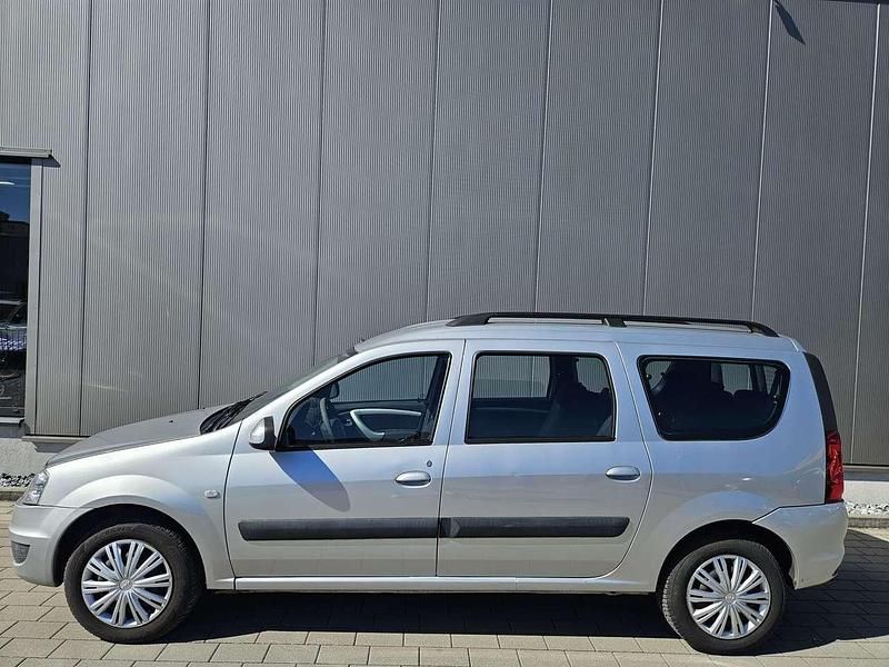 Gebraucht Dacia Logan Lauréate 88 PS (64 kW) 2012 Platingrau Kombi