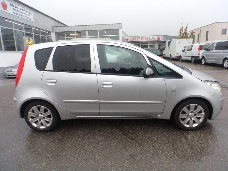 Gebraucht Mitsubishi Colt Motion 75 PS (55 kW) 2006 Silber Limousine