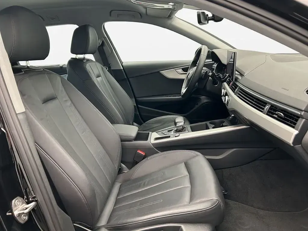 Gebraucht Audi A4 Advanced 204 PS (150 kW) 2023 Brillantschwarz Kombi