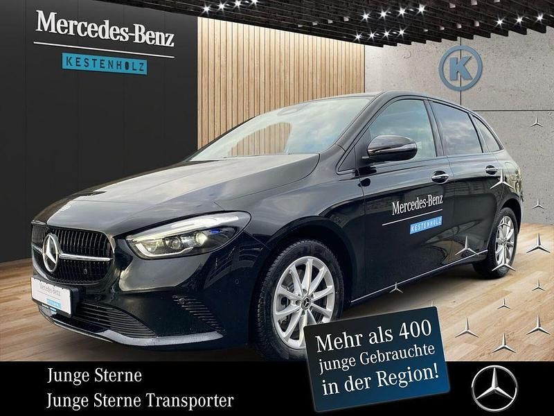 Metalliclack kosmosschwarz Gebraucht 2024 Mercedes B250e Night Van / Kleinbus | 38.440 € (Teuer) - Bild 1/4
