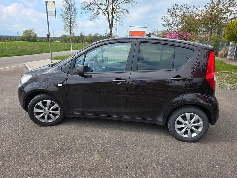 Gebraucht Opel Agila Edition 94 PS (69 kW) 2014 Braun Kleinwagen