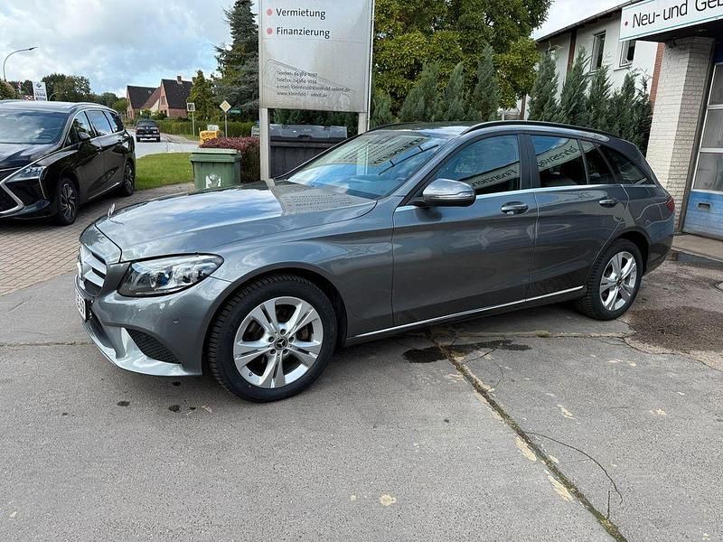 Selenitgraumetallic Gebraucht 2020 Mercedes 200 Kombi | 20.980 € - Bild 1/4