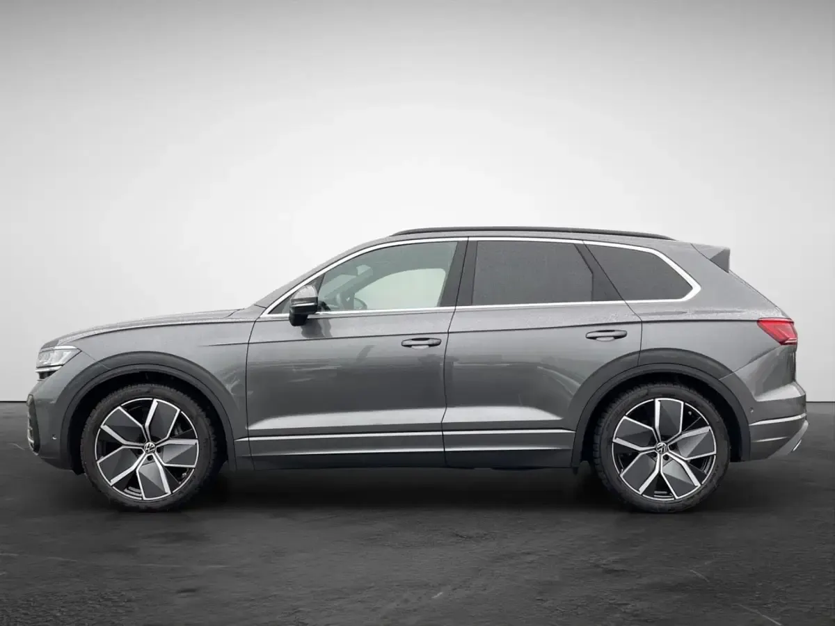 Gebraucht VW Touareg Elegance 286 PS (210 kW) 2025 Grau (siliziumgrau metallic) SUV