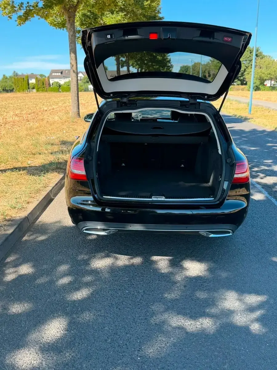Gebraucht Mercedes C200 160 PS (117 kW) 2018 Schwarz Kombi