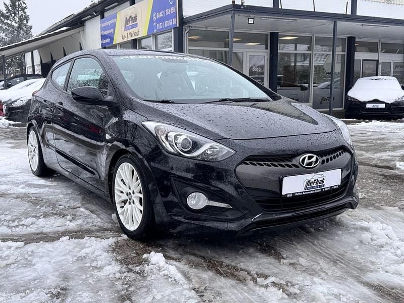 Gebraucht Hyundai i30 Classic 99 PS (72 kW) 2013 Schwarz Coupé