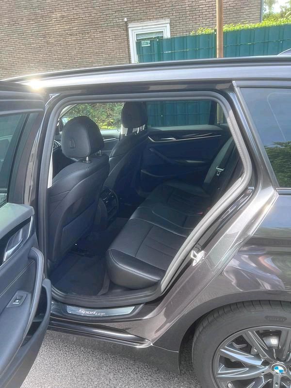 Gebraucht BMW 525 231 PS (169 kW) 2019 Schwarz Kombi