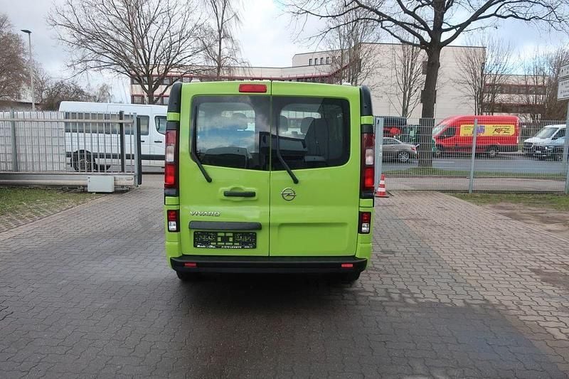 Gebraucht Opel Vivaro 95 PS (69 kW) 2018 Grün Van / Kleinbus