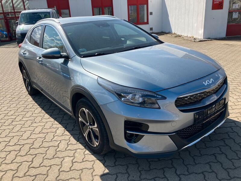Silber Gebraucht 2022 Kia XCeed Spirit SUV | 15.888 € - Bild 1/4