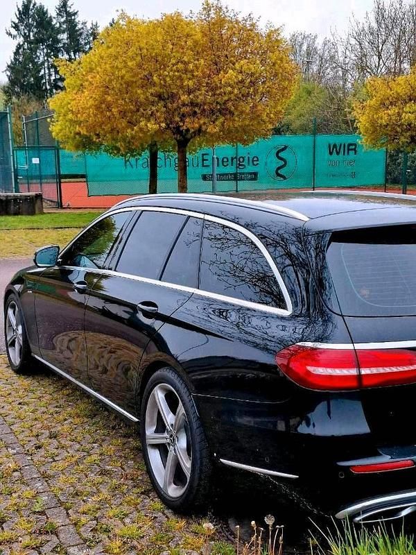 Second-hand Mercedes 220 197 CP (144 kW) 2017 Negru Break