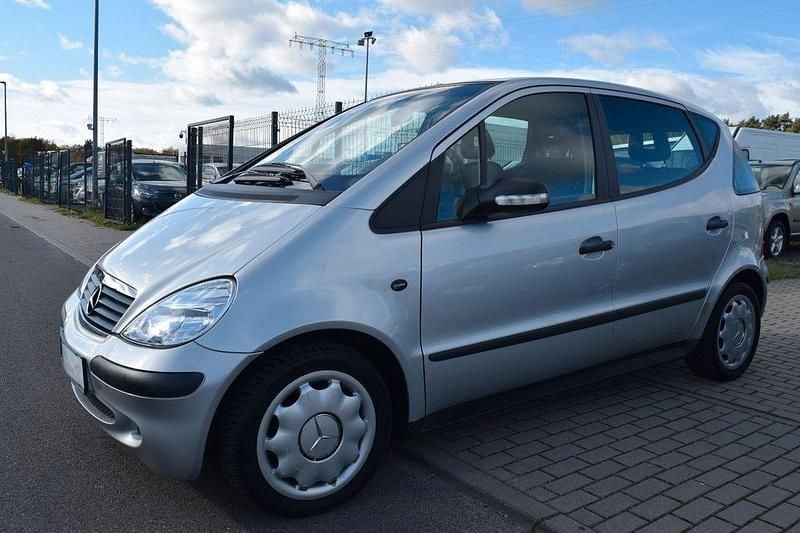 Silber Gebraucht 2004 Mercedes A140 Van / Kleinbus | 5.499 € - Bild 1/4