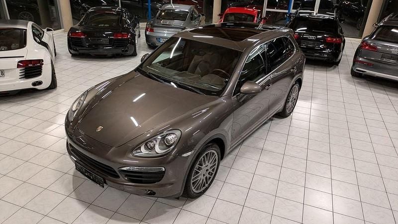 Braun Gebraucht 2011 Porsche Cayenne S SUV | 14.900 € (Fairer Preis) - Bild 1/4