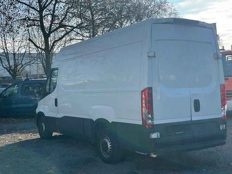 Gebraucht Iveco Daily 150 PS (110 kW) 2019 Van / Kleinbus