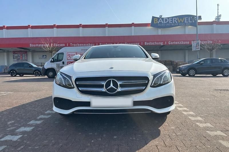 Gebraucht Mercedes E200 Avantgarde 184 PS (135 kW) 2018 Weiß Limousine