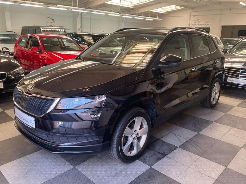 Schwarz Gebraucht 2018 Skoda Karoq Ambition SUV | 13.999 € (Fairer Preis) - Bild 1/4
