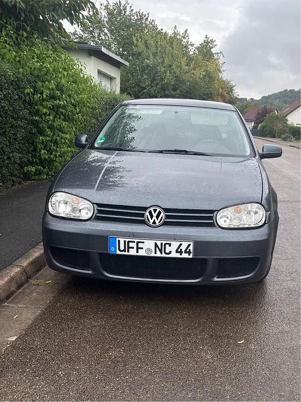 Blau Gebraucht 1997 VW Golf IV Kleinwagen | 1.050 € (Fairer Preis) - Bild 1/4