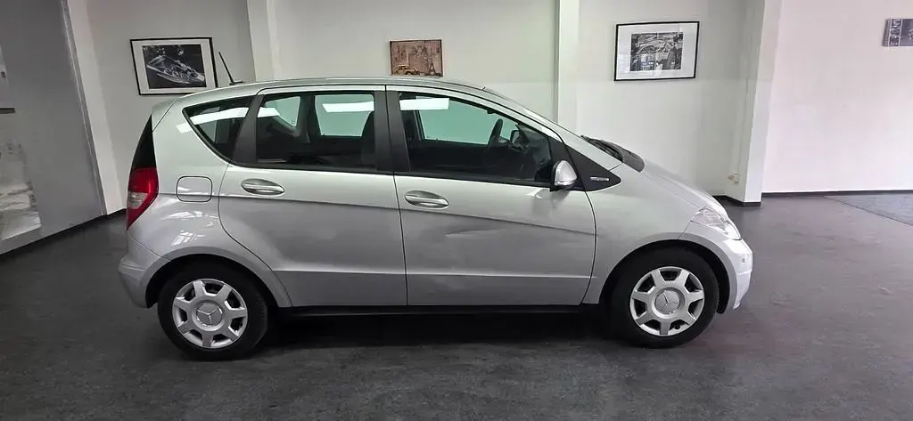 Gebraucht Mercedes A160 Elegance 95 PS (69 kW) 2011 Silber Van / Kleinbus