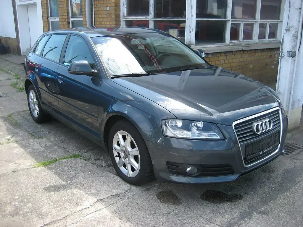 Occasion Audi A3 Ambiente 102 ch (75 kW) 2010 Gris Citadine