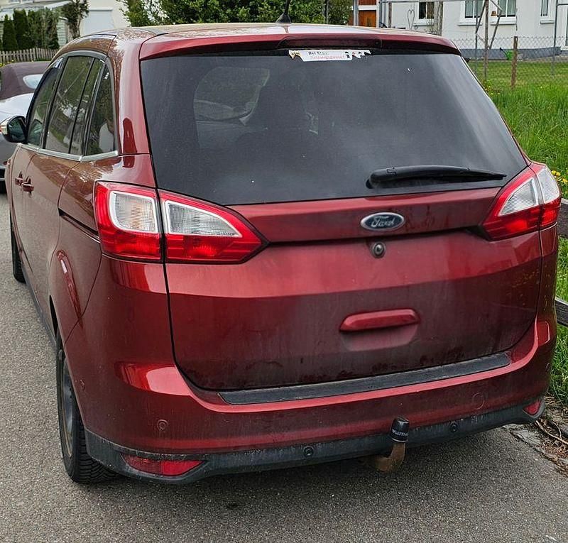 Gebraucht Ford Grand C-Max Titanium 150 PS (110 kW) 2016 Rot Van / Kleinbus