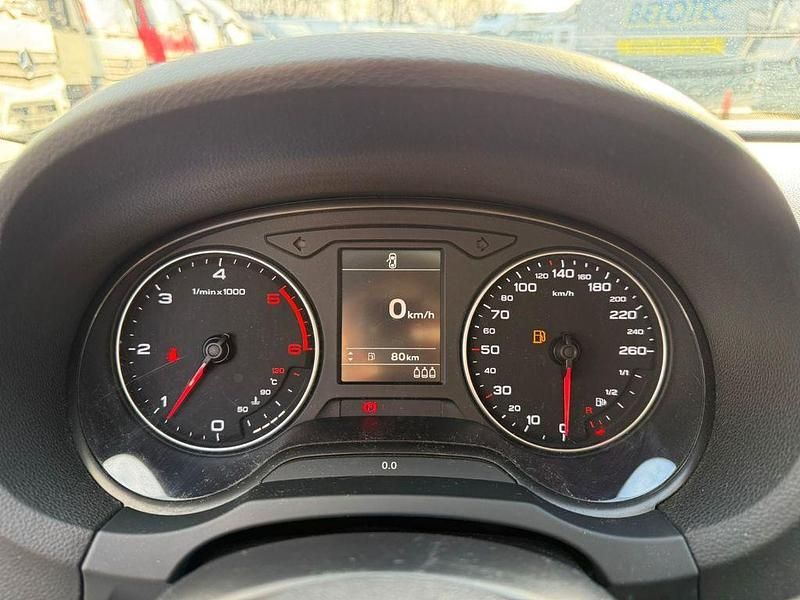 Gebraucht Audi A3 Attraction 105 PS (77 kW) 2013 Blau Limousine