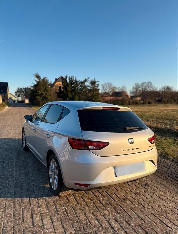 Gebraucht Seat Leon 105 PS (77 kW) 2015 Silber Kleinwagen