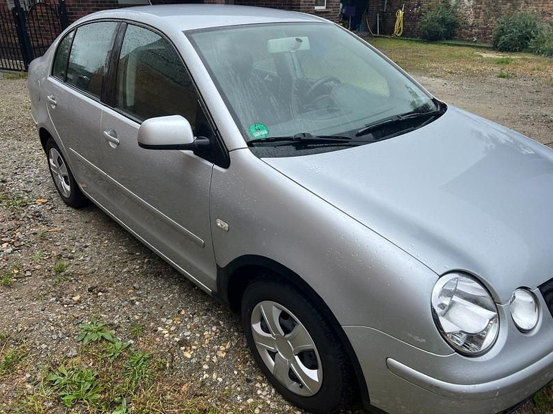 Silber Gebraucht 2005 VW Polo Limousine | 1.400 € (Fairer Preis) - Bild 1/4