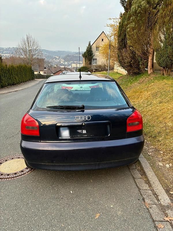Gebraucht Audi A3 Ambiente 101 PS (74 kW) 1998 Blau Kleinwagen