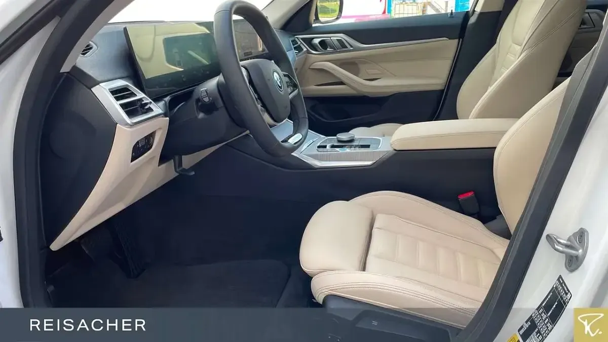 Gebraucht BMW i4 250 kW (340 PS) 2025 Mineralweiß metallic Limousine