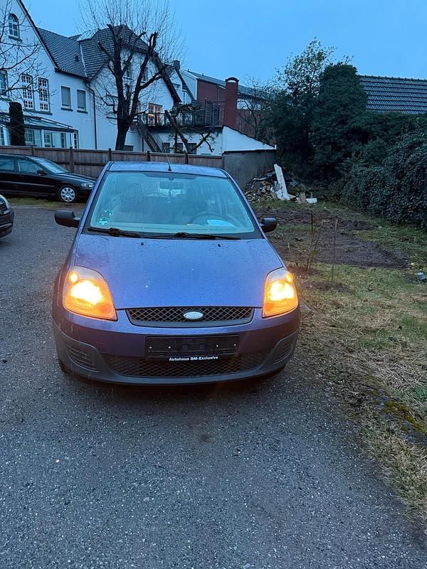 Gebraucht Ford Fiesta 69 PS (50 kW) 2006 Violet Kleinwagen