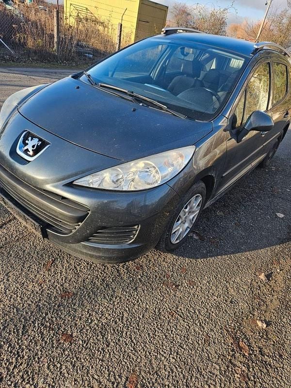 Grau Gebraucht 2011 Peugeot 207 Kombi | 900 € (Superpreis) - Bild 1/4